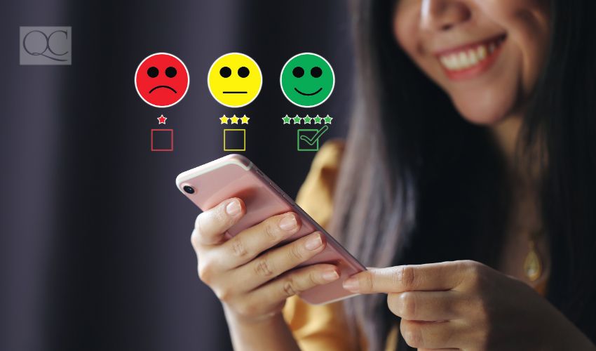Young woman hand holding smartphone and putting check mark with smiley face marker and green marker on five stars of delivery package, Satisfaction evaluation and Postal service concept, get interior decorating clients