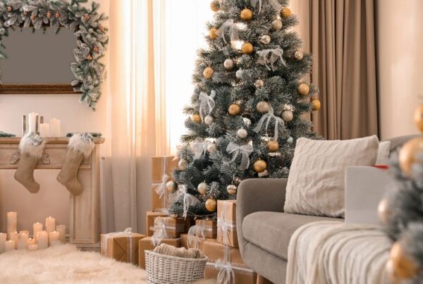 Holiday decorating mistakes Feature Image